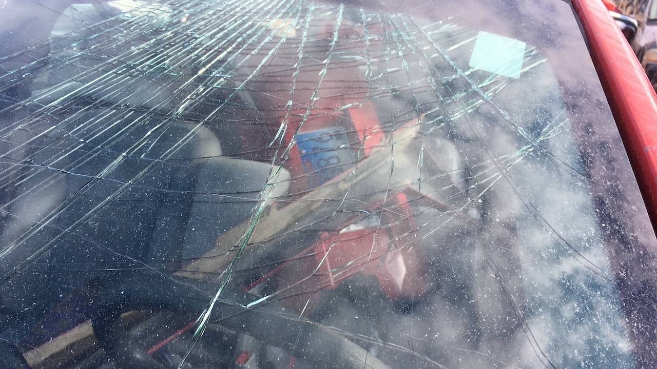 Spiderweb- cracked windsheild