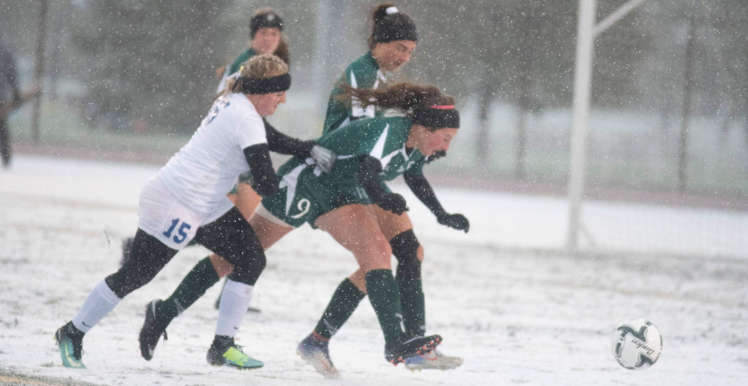 girls soccer players