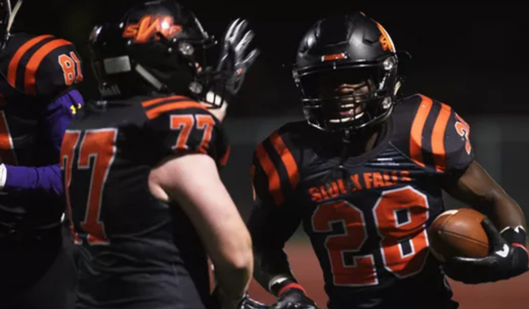 Sioux Falls Washington football players