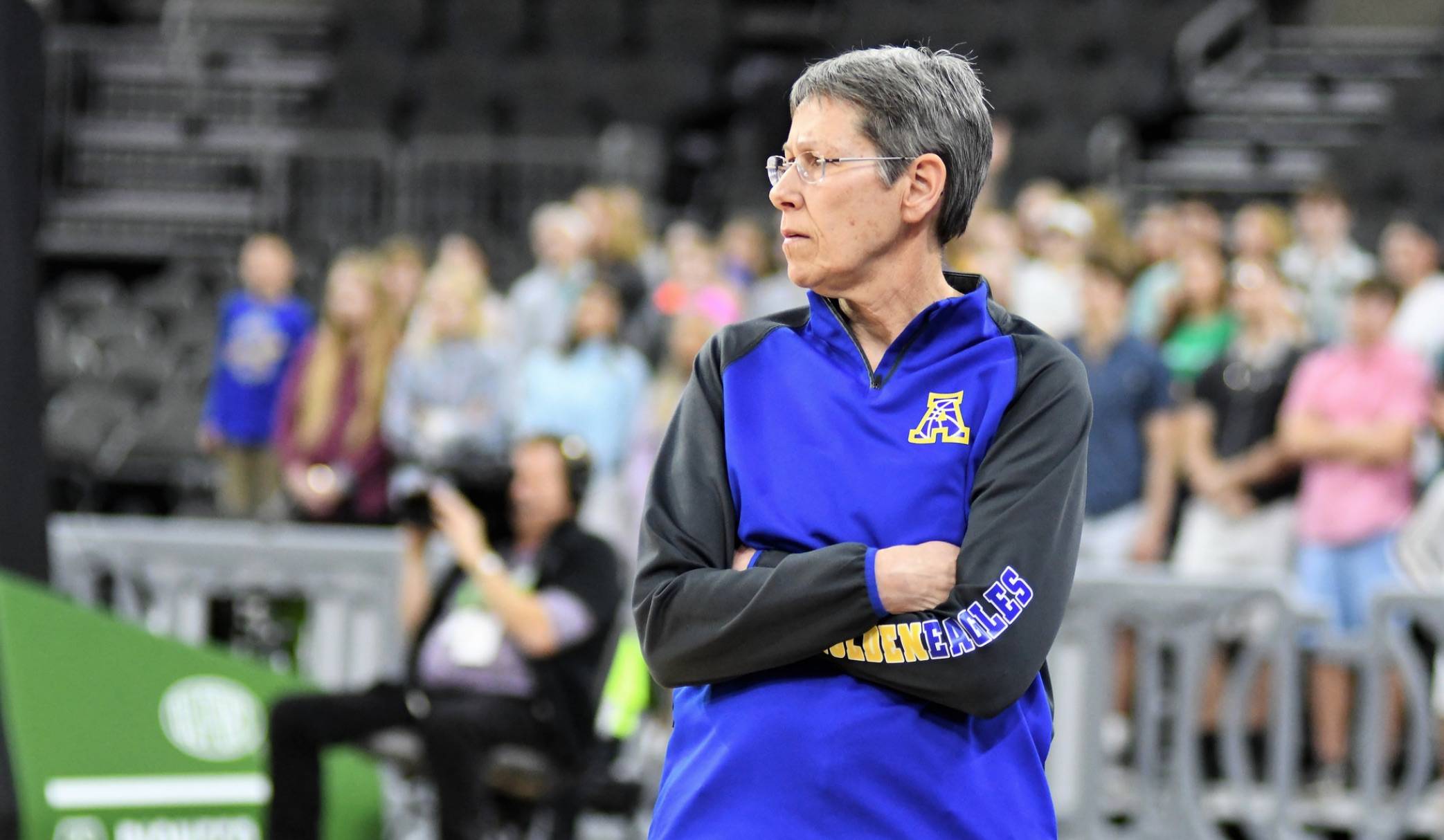 Head coach Dawn Seiler