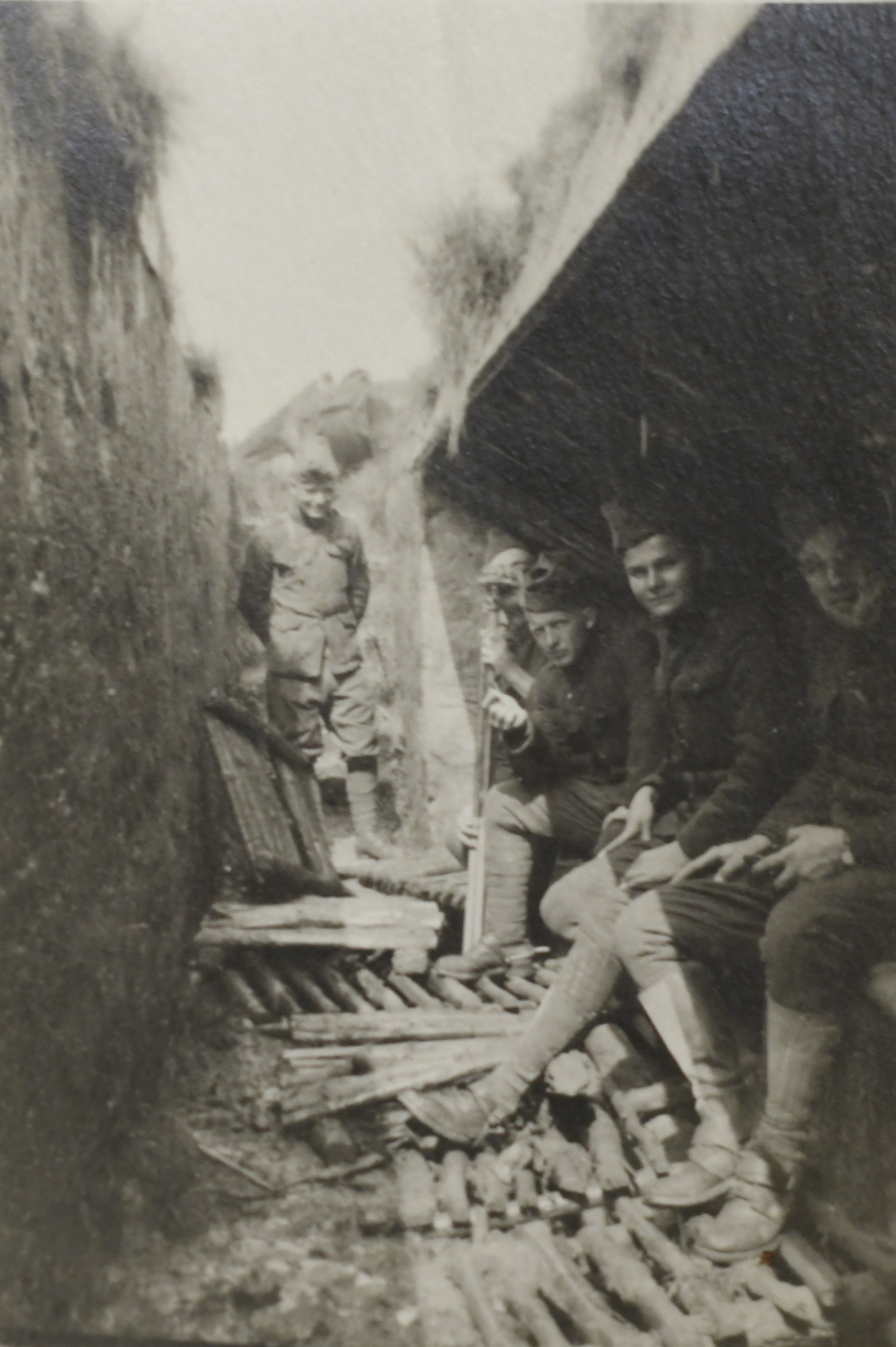 Image - IOPSoldiersInTrench2.png