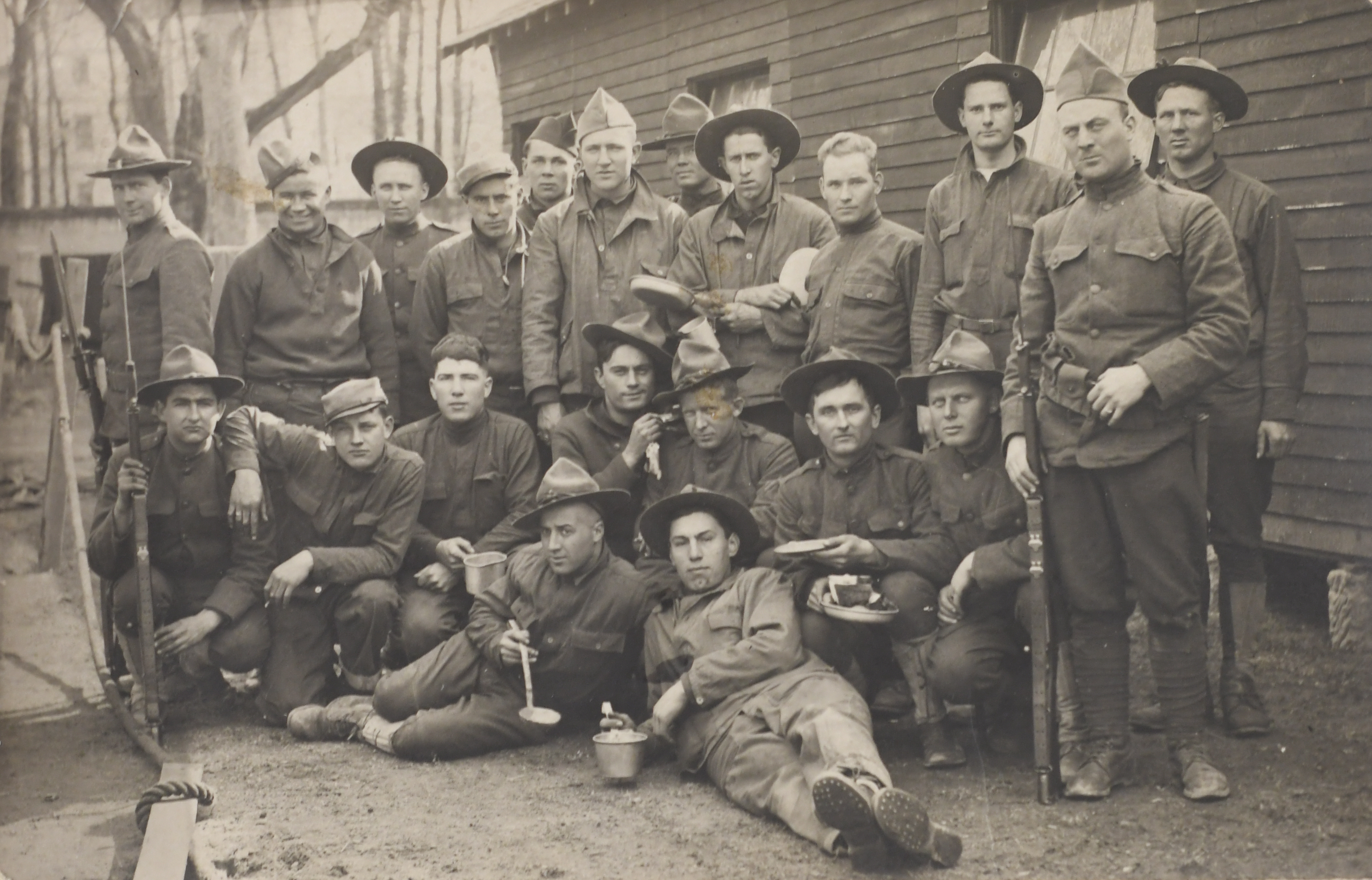 Image - IOPSoldiersWithRations.png