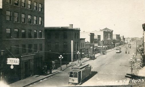 Image - Three street cars on Main Street.jpg