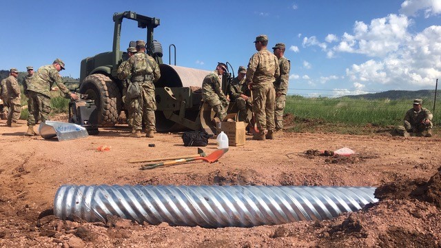 Image - National GUARD eats lunch.jpg Image - National GUARD eats lunch.jpg