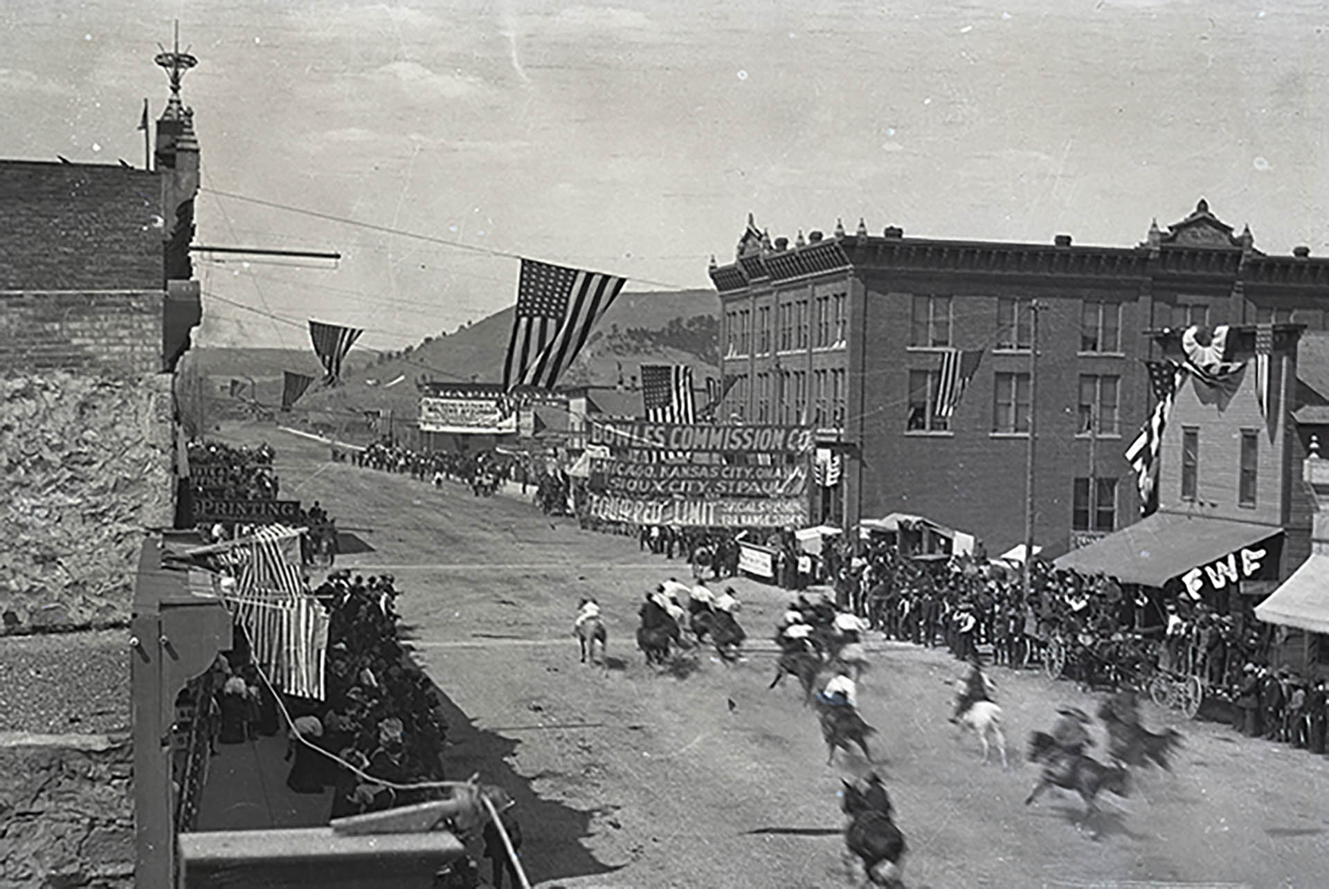 Image - horse race at stockmens days8.jpg