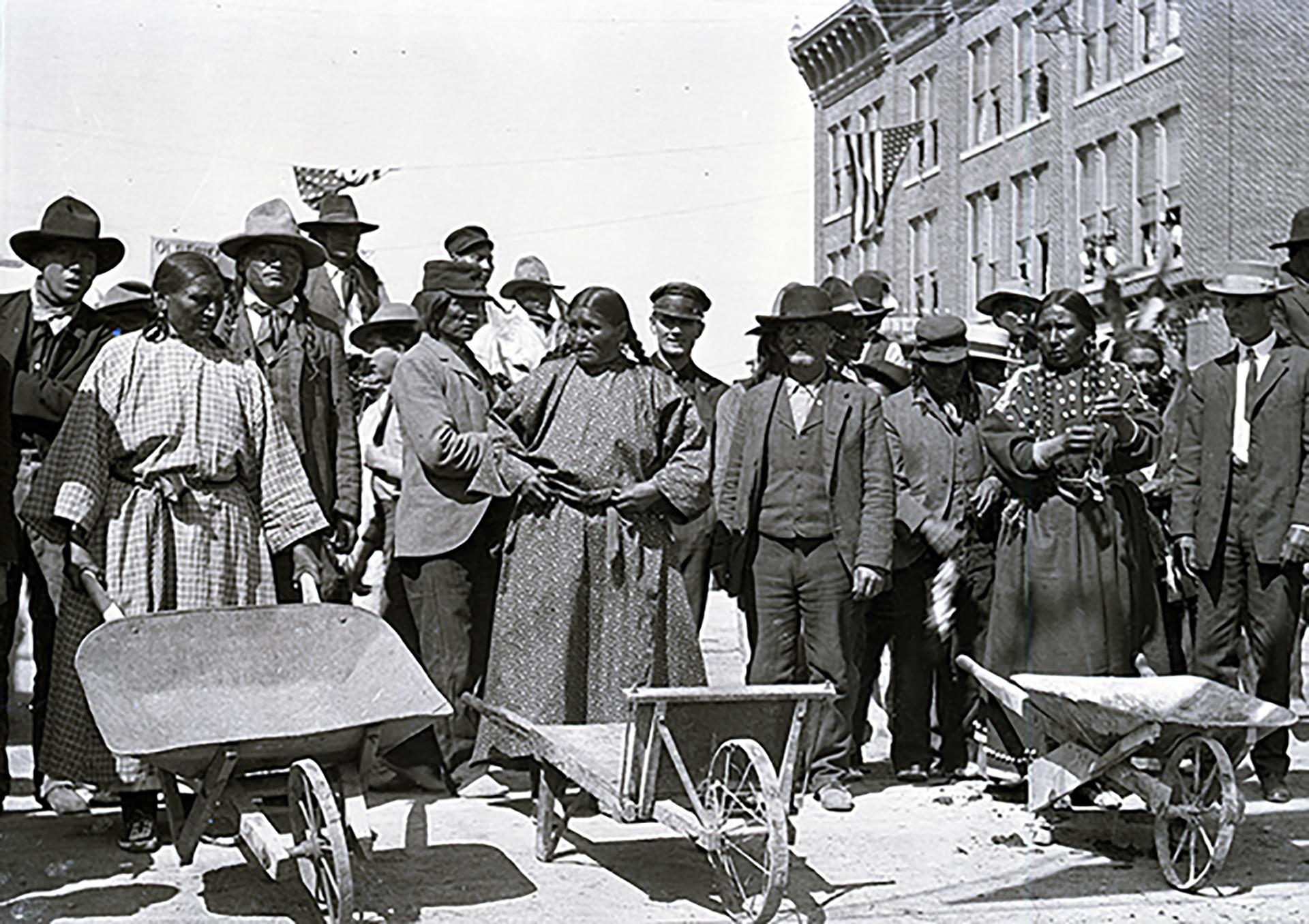 Image - wheelbarrow race12.jpg