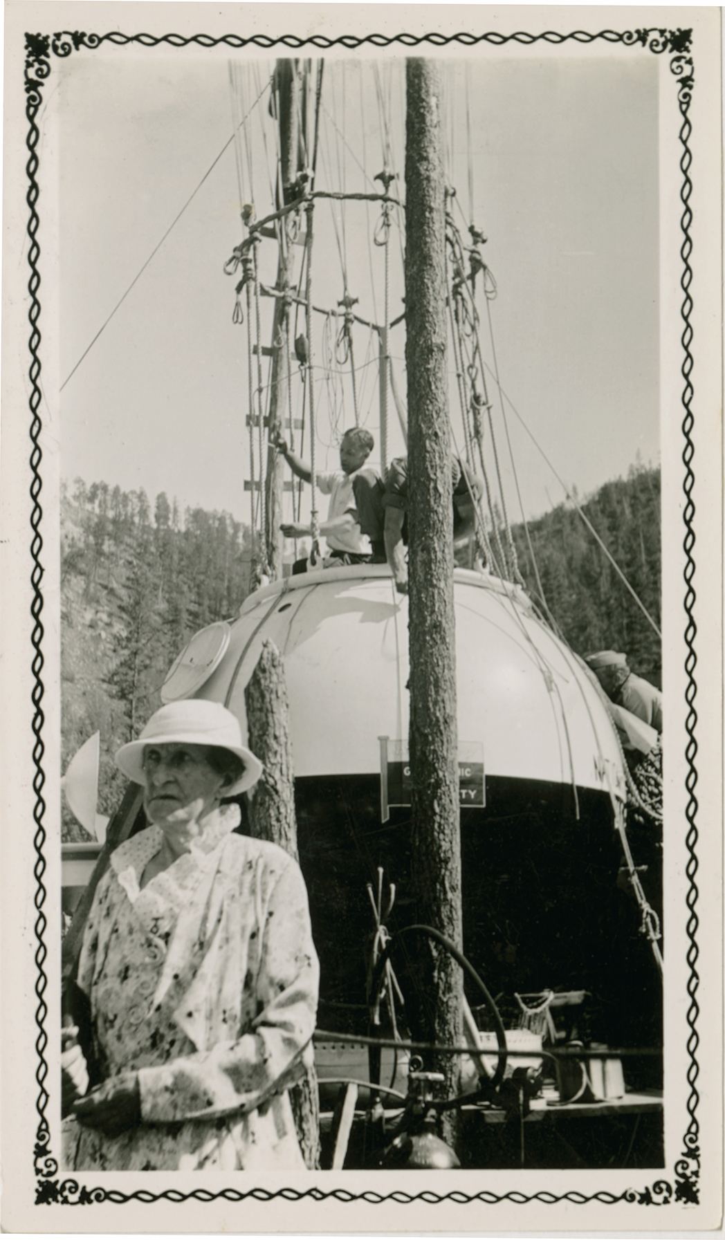 Image - GettingReadyforBaloonFlightintoStratosphereBowl_1934.jpg